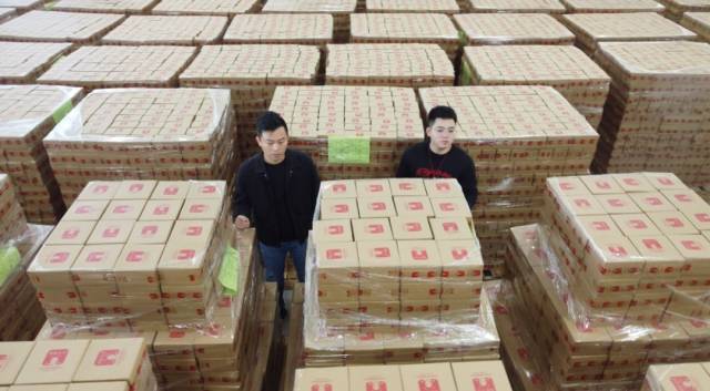 线上线下赶大集 办年货最抚乡愁